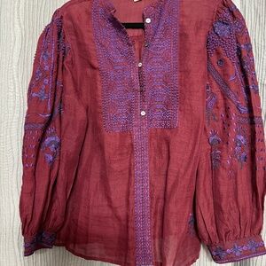 Beautiful Sundance embroidered top size Large